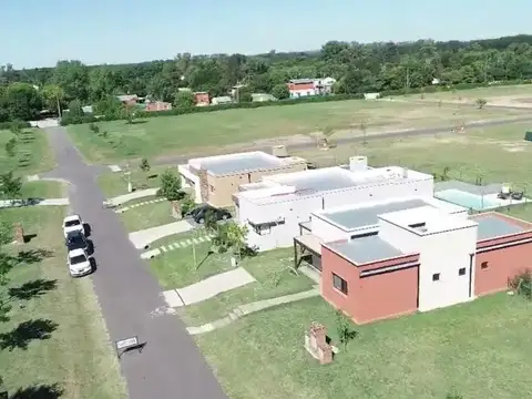 Venta de Casa a estrenar en Barrio Cerrado El Aljibe, Manzanares, Pilar