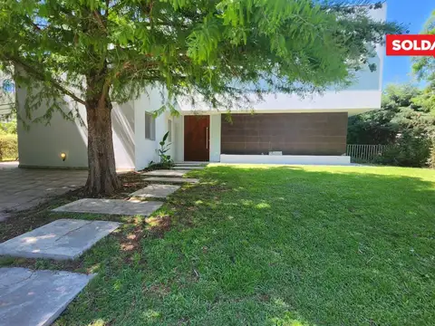 Villa Olivos- casa en venta y alquiler- 3 dormitorios en suite