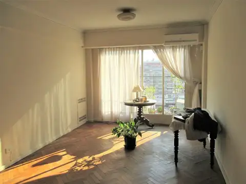 Bcón-corr fte L-C 2 dorm esc o 3° dor bño toil coc lav m/lum