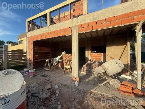 IMPECABLE CASA DE 6 AMBIENTES en  BARRIO SAN PABLO! POSIBILIDAD DE FINANCIACIÓN