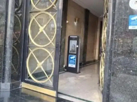 VENTA OFICINA  EXCELENTE EDIFICIO.AV CORRIENTES 2700