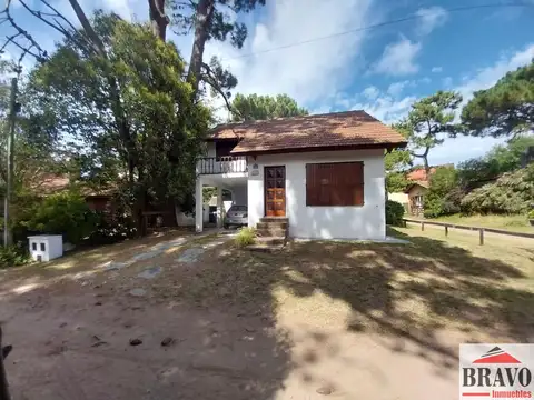 Chalet en venta c/ cochera en Zona Norte