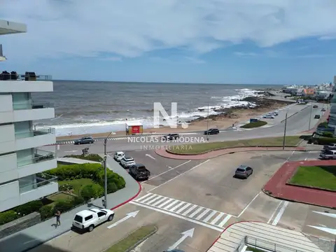 apartamento con vista a playa brava zona de Peninsula