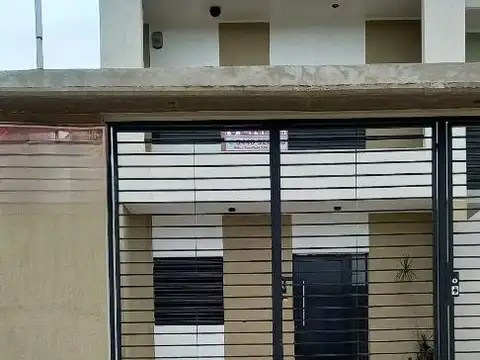 Duplex A 4 ' Del Centro