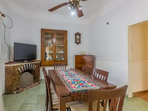 CASA MULTIFAMILIAR EN VILLA URQUIZA A REFACCIONAR