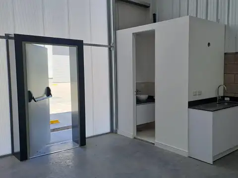 Galpon en Alquiler 9  mts Frente