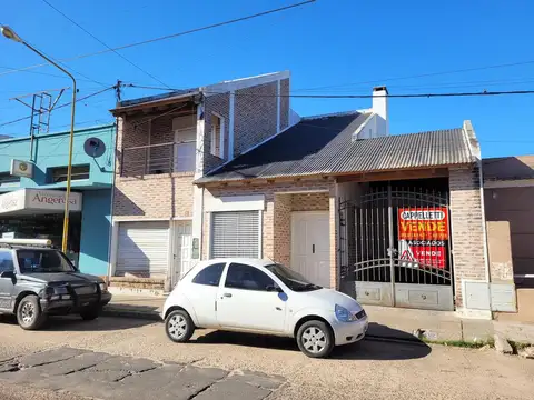 Ituzaingó, entre Santa Fe y Primera Junta