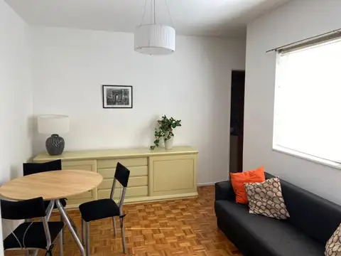 Caballito, Rosario 60, 2 amb, $ 950,000 + servicios. (alq min 3 meses)