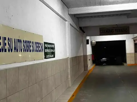 Cochera en Microcentro