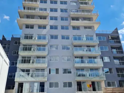 Cocheras, venta, a metros del Hospital Italiano