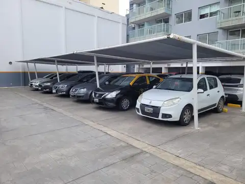 Cocheras, venta, a metros del Hospital Italiano