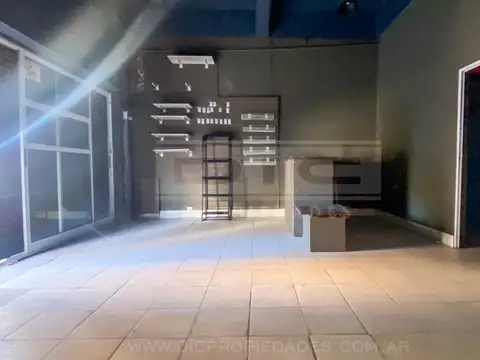 Local en Venta 30 años