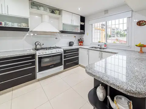 Depto Tipo Casa 4 ambientes con 2 baños