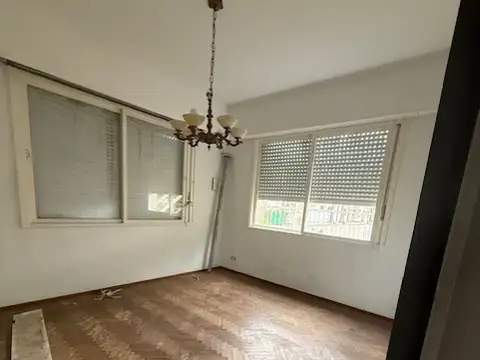 Casa 6 ambientes con 2 baños