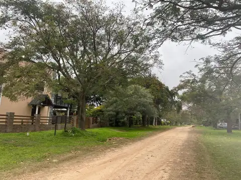 SE VENDE LOTE EN ARROYO LEYES