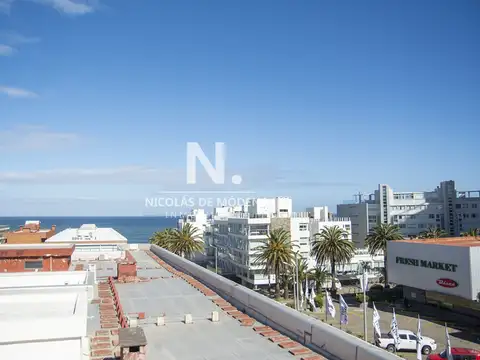 PORTO MARE , PUERTO , Penthouse duplex de 3 dormitorios en venta. Departamento con parrillero.