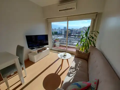 Excelente 2 Ambientes con Vista Abierta, Balcón y Mucha Luz, Almagro