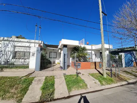 Vendo casa 2 dormitorios Villa Constitución
