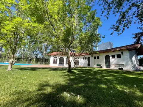 Casa en Venta con 2 cocheras