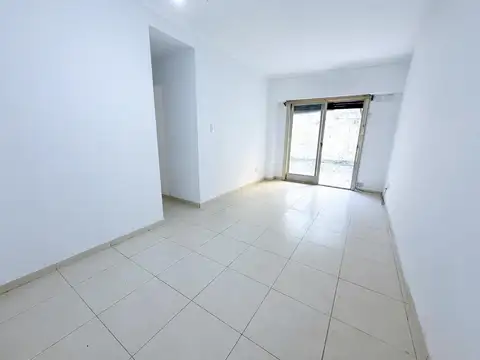DEPARTAMENTO DE 3 AMBIENTES CON PATIO EN PLANTA BAJA