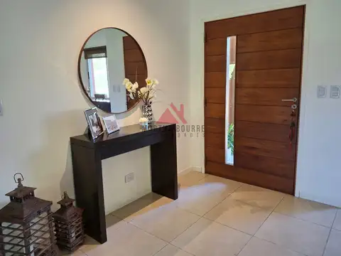 Casa 4 ambientes con 3 baños