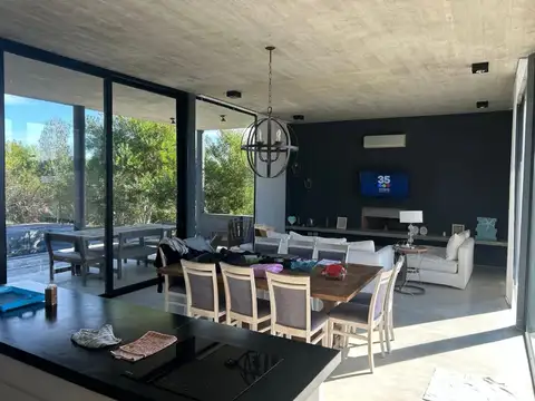 Casa en Alquiler Temporal con 1 cochera