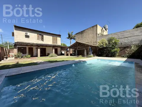 VENTA CASA 4 AMBIENTES LONGCHAMPS