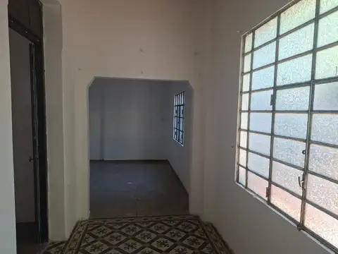 Casa en Alquiler en Villa Gobernador Galvez, $ 500.000