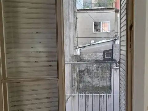 VENTA DPTO 2 AMBIENTES - PRECIO: USD 75.000 - FLORES