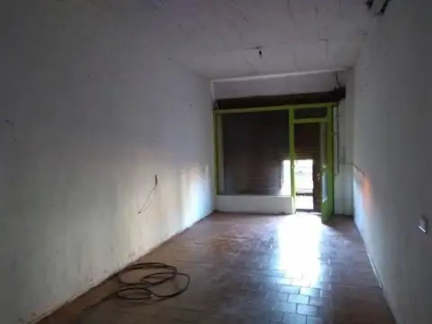 Oportunidad: Dpto de 3 ambientes +  3 Locales a la venta en