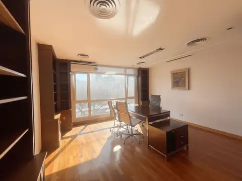 Carlos Pellegrini 700