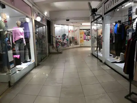 Avenida Rivadavia 16200, Piso PB