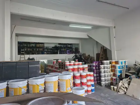 Gran galpón de 235 m² en terreno de 8,66 X 21,85