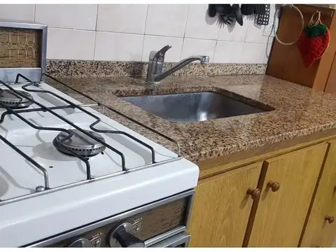 OPORTUNIDAD!HERMOSO DÚPLEX DE 4 AMB 100M2, 2 PLANTAS,GARAGE, PATIO Y PARRILLA EN CONDOMINIO PRIVADO