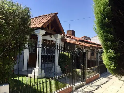 Impecable 3 dorm   2 baños   garage y jardín 