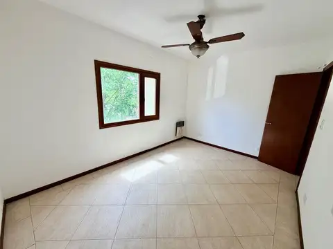 Depto Tipo Casa en Venta en Quilmes Oeste, USD 79.000