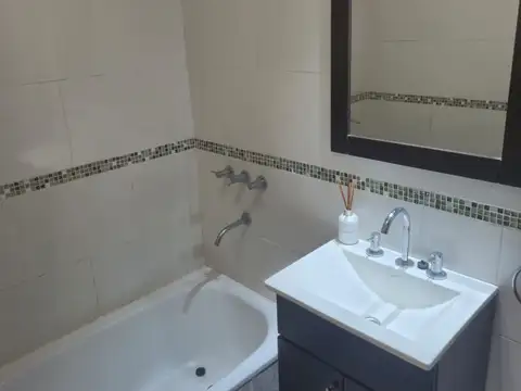 Depto Tipo Casa 2 ambientes con 1 baño