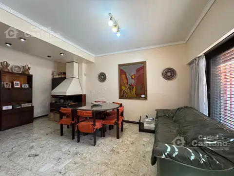 Exc. Chalet 4 Amb. en Impecable Estado con Gran Fondo y Garaje