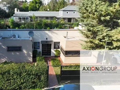 Casa en venta de 2 dormitorios c/ cochera en Villa Elisa