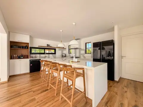 Área 60, Ruta 2 km 64 , Piso 0