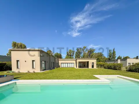 Casa en venta en Área 60 - La reserva escondida