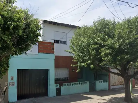 CASA MULTIFAMILIAR - Amplio garage pasante LAFE