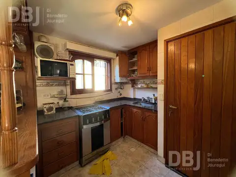 Depto Tipo Casa 4 ambientes con 2 baños