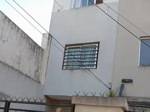 Depto Tipo Casa en Venta de 2 ambientes