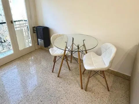 AMBIENTE A LA CALLE CON BALCON VEREDA DE SOL