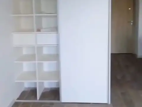 11 de Septiembre 2900, Piso 2