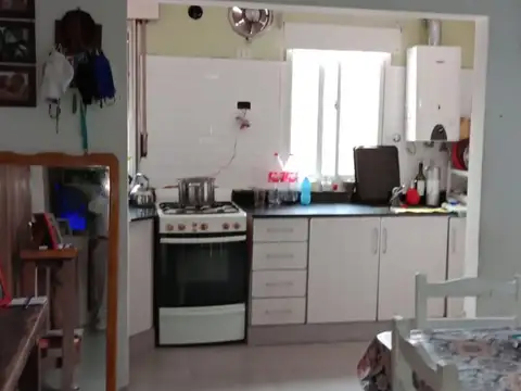 Ideal inversion  Casa + departamento sobre Av. Rep. Argent