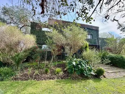 Casa En Venta En La Ranita Club De Campo - Lujan