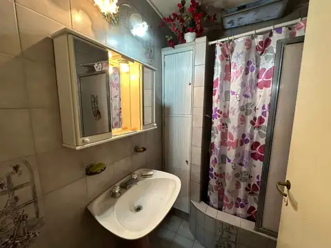 Casa 3 ambientes con 1 baño
