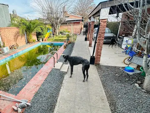 Casa 3 ambientes con 2 baños